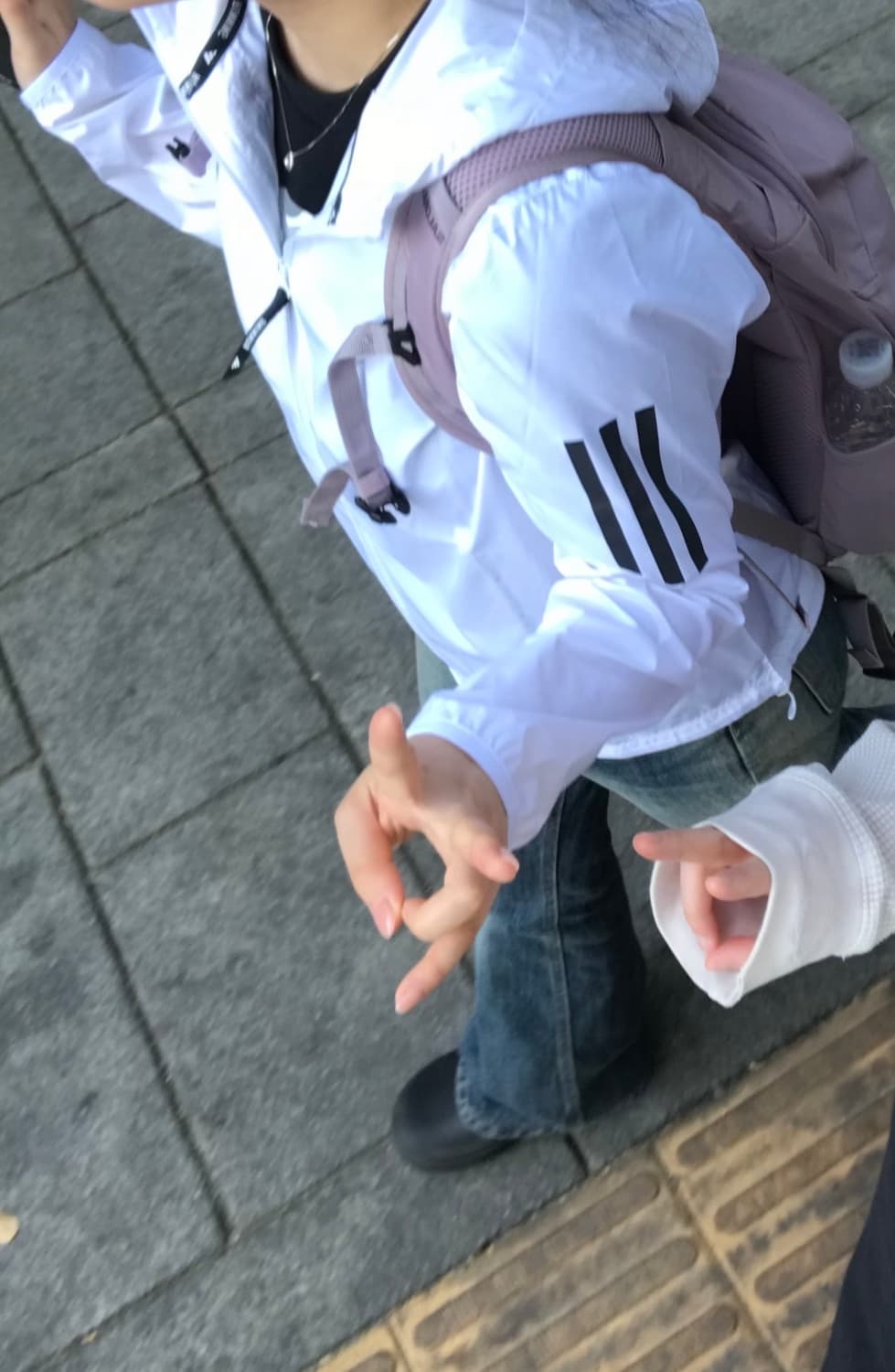아디다스 오운 더 런 베이스 러닝 자켓 화이트 상품이미지1