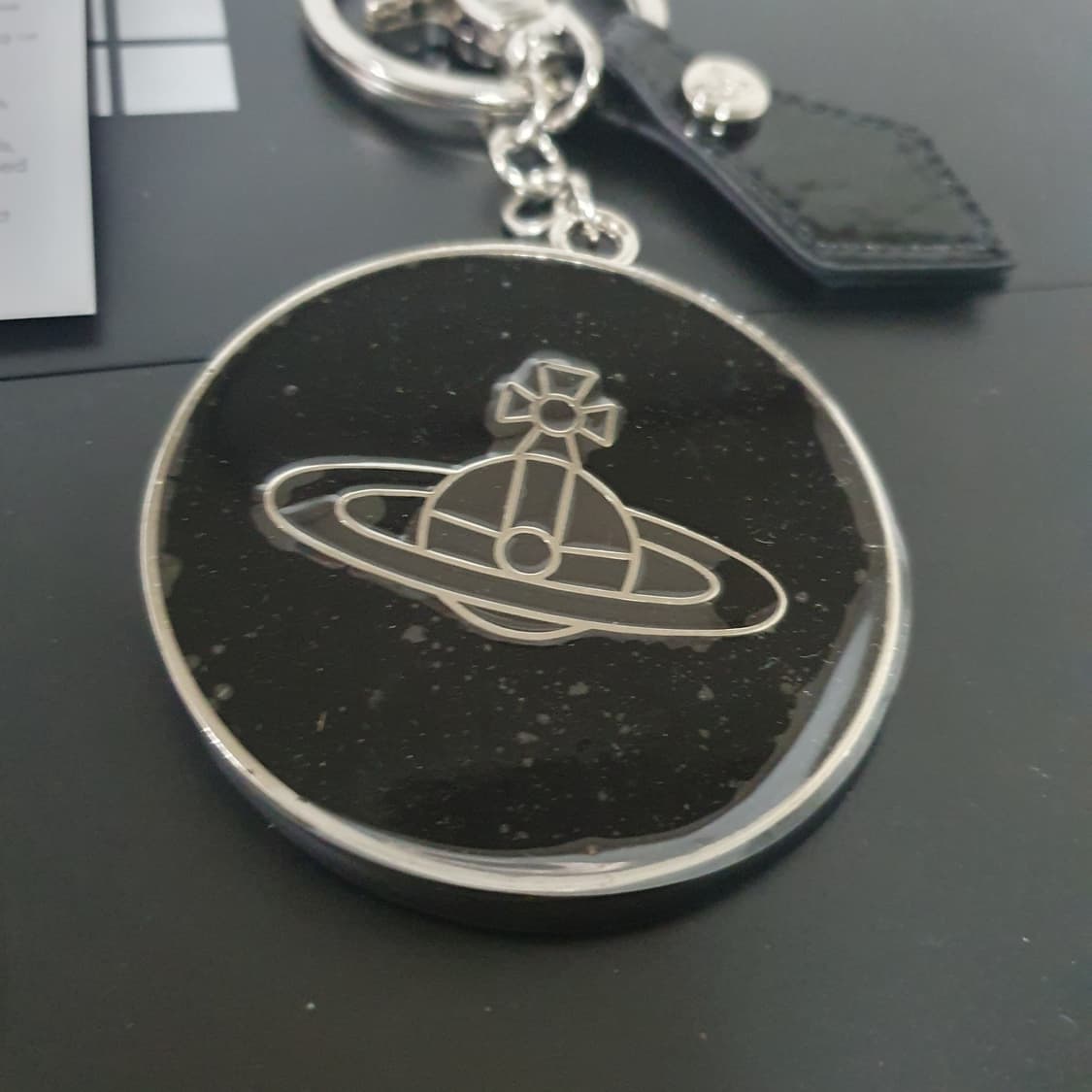 비비안 웨스트우드 오브 미러 키링 블랙 상품이미지3