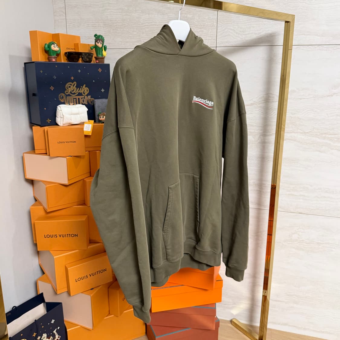 [S사이즈]발렌시아가 웨이브로고 폴리티컬 자수 후드티 상품이미지2