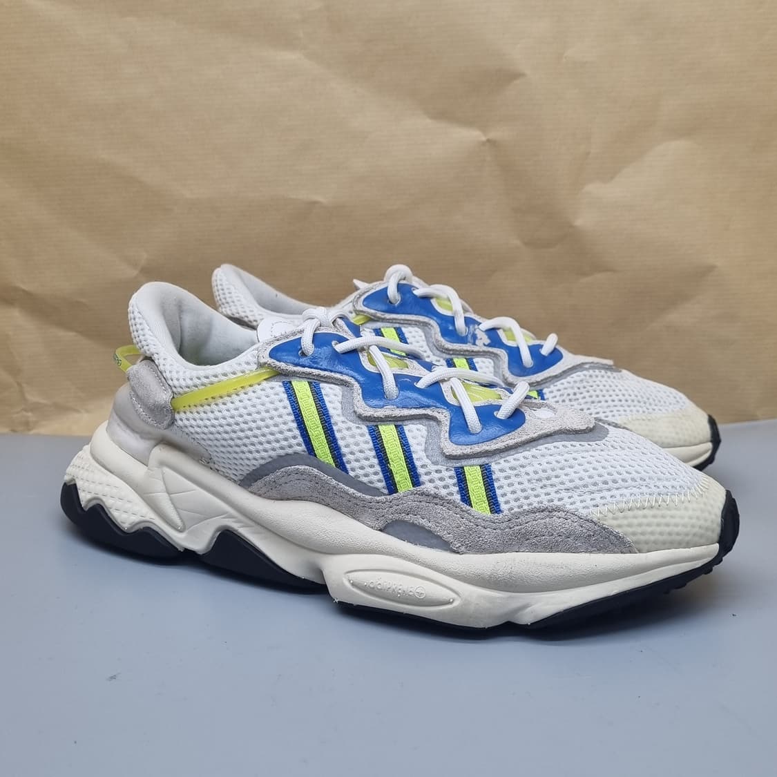 아디다스 오즈위고 여성운동화235 상품이미지1