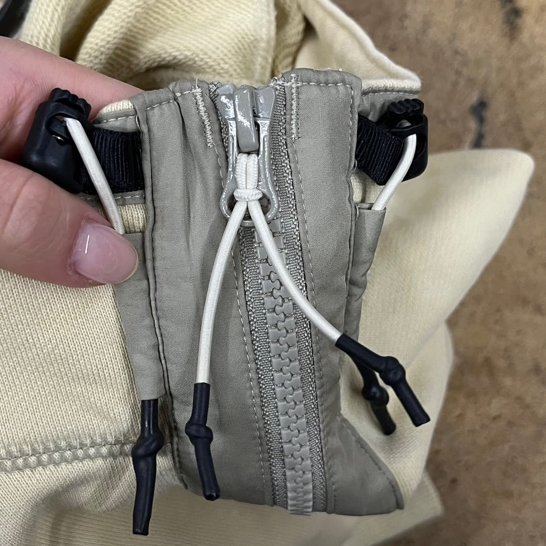 [정품/L] 언어펙티드 아이보리 하프집업 맨투맨 b19 상품이미지5