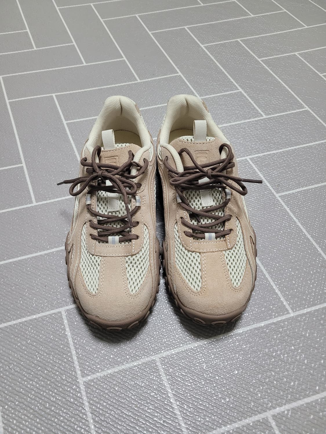 새상품) 휠라 에사페 LX 245 (한소희/ 차정원) 상품이미지2