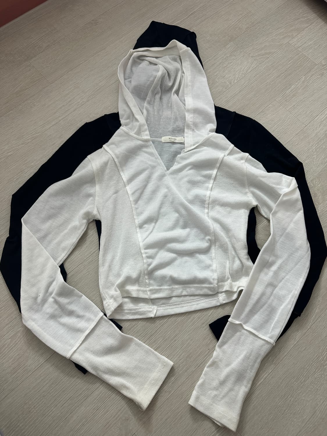 드로우어텐션 크롭 후드 긴팔티 상품이미지1