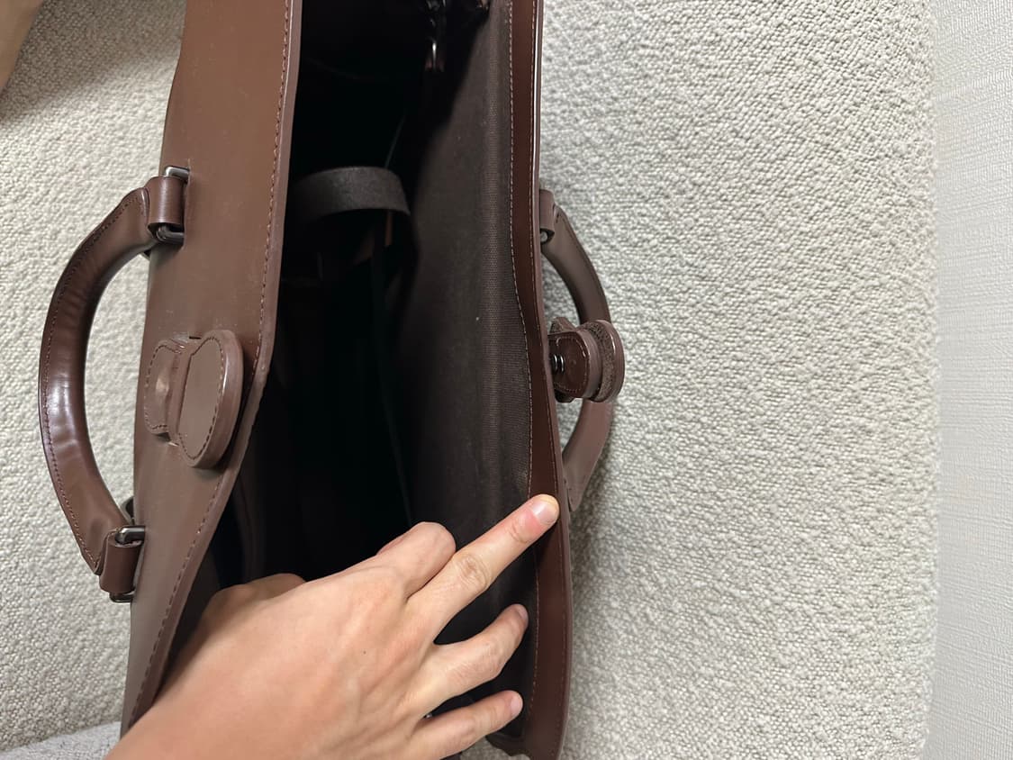 아웃라인즈 드렁크 백 가죽 보스턴/더플백 팝니다 상품이미지3