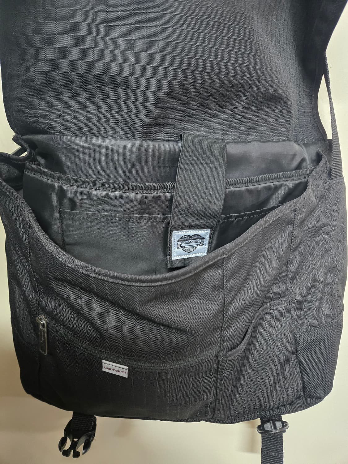 칼하트 블랙 메신저백 크로스백 가방 상품이미지7