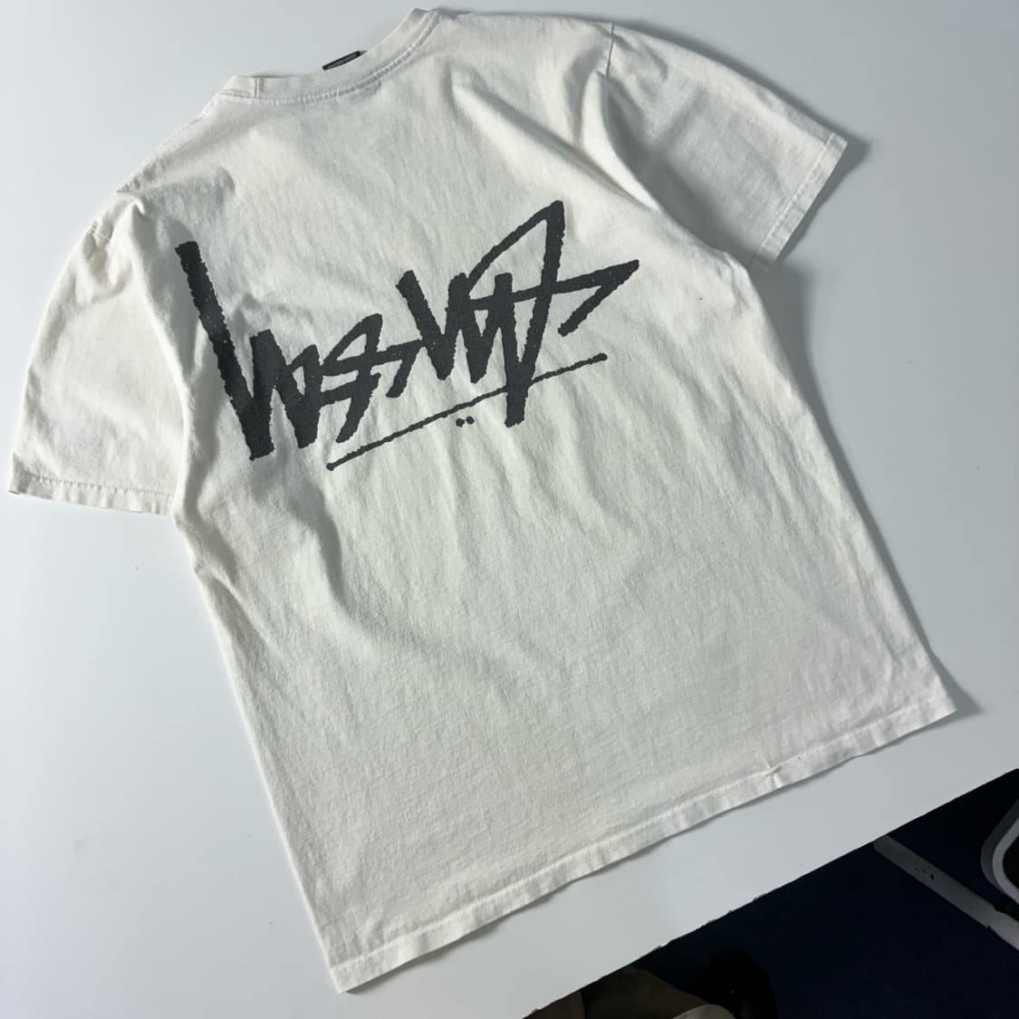 Stussy  스투시 플립 화이트 반팔 티셔츠  상품이미지1