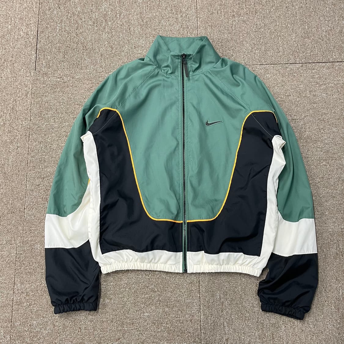 나이키 스로우백 바람막이 자켓 상품이미지3