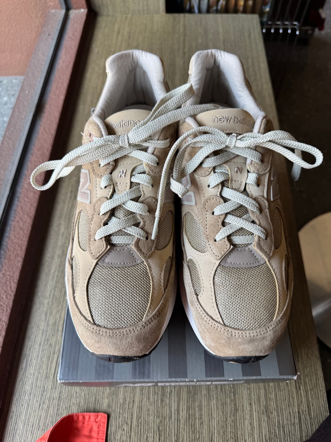 뉴발란스 992 탄 270 상품이미지1