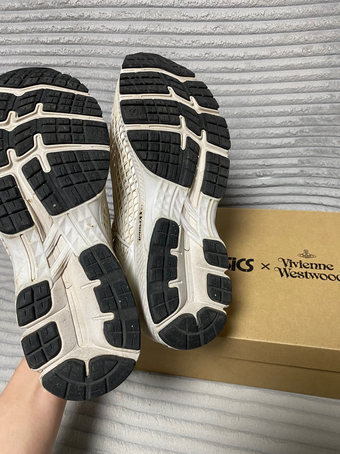 아식스 x 비비안 웨스트우드 젤 카야노 270 상품이미지3