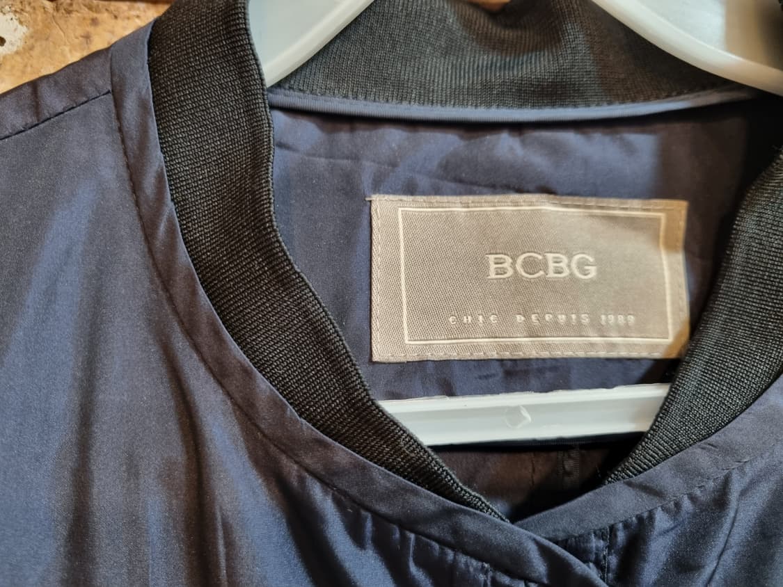 BCBG 브랜드의 네이비 색상 여성 자켓 상품이미지3