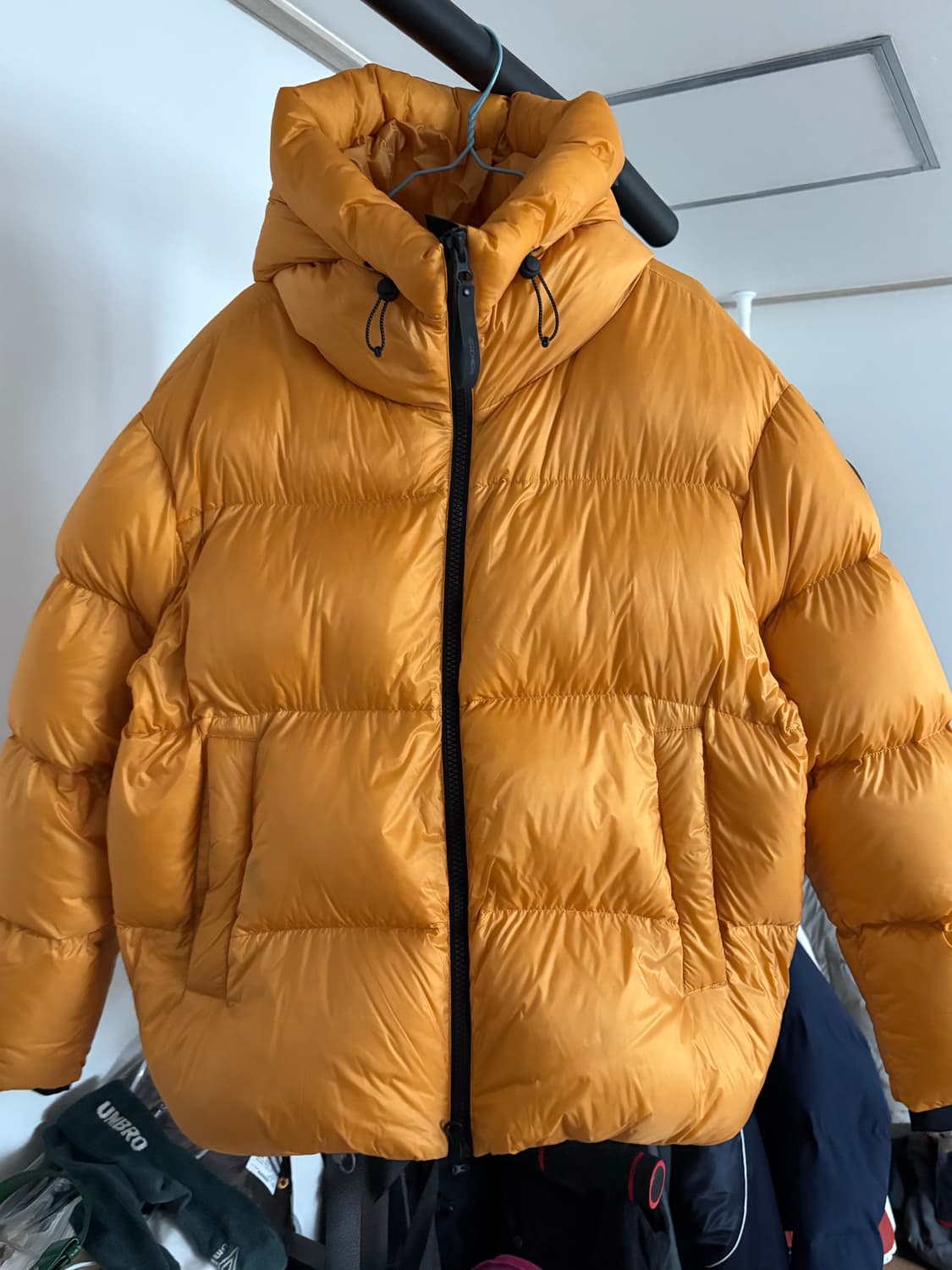 아이더 구스다운 L 팔아요 상품이미지1