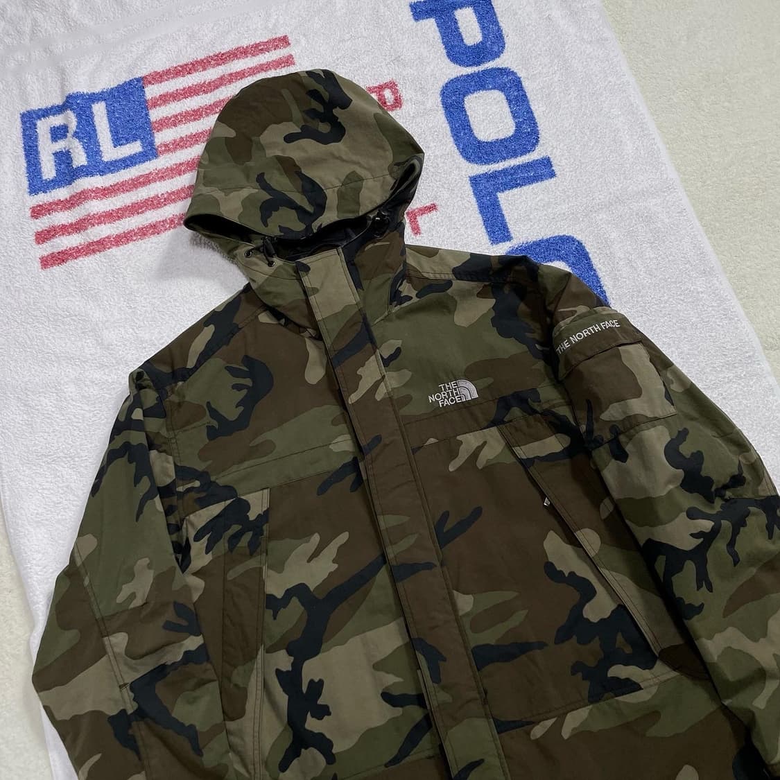 노스페이스 밀리터리 카모 바람막이 상품이미지3