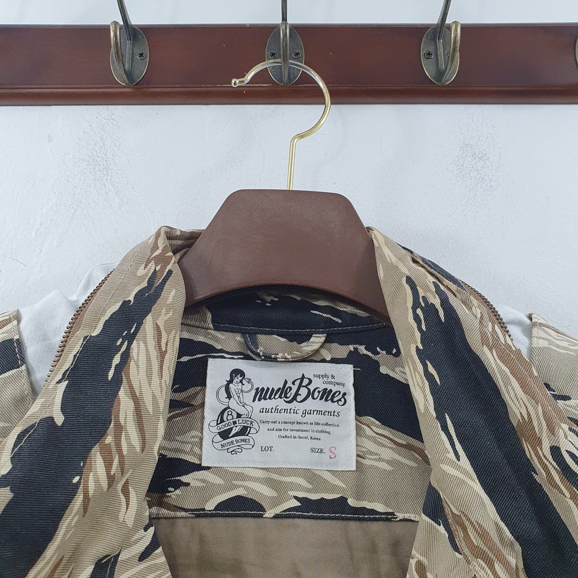 추S-M 누드본즈 남성 M65 골든 타이거 카모 자켓 상품이미지3