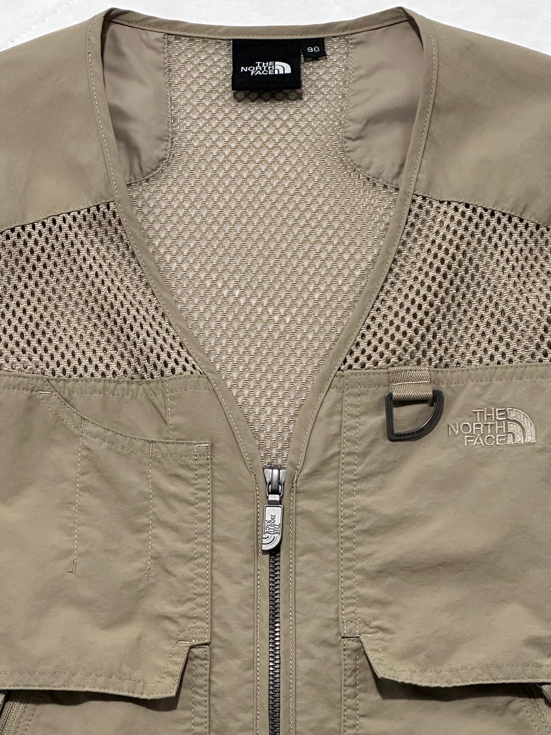 The North Face 베이지 메쉬 유틸리티 베스트 (멀티포켓 조끼) 상품이미지2