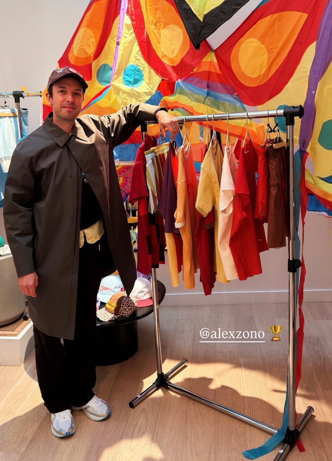 [OS] 알렉스 조노 러닝 이즈 마이 베스트 프렌드 트러커 브라운 핀 상품이미지2