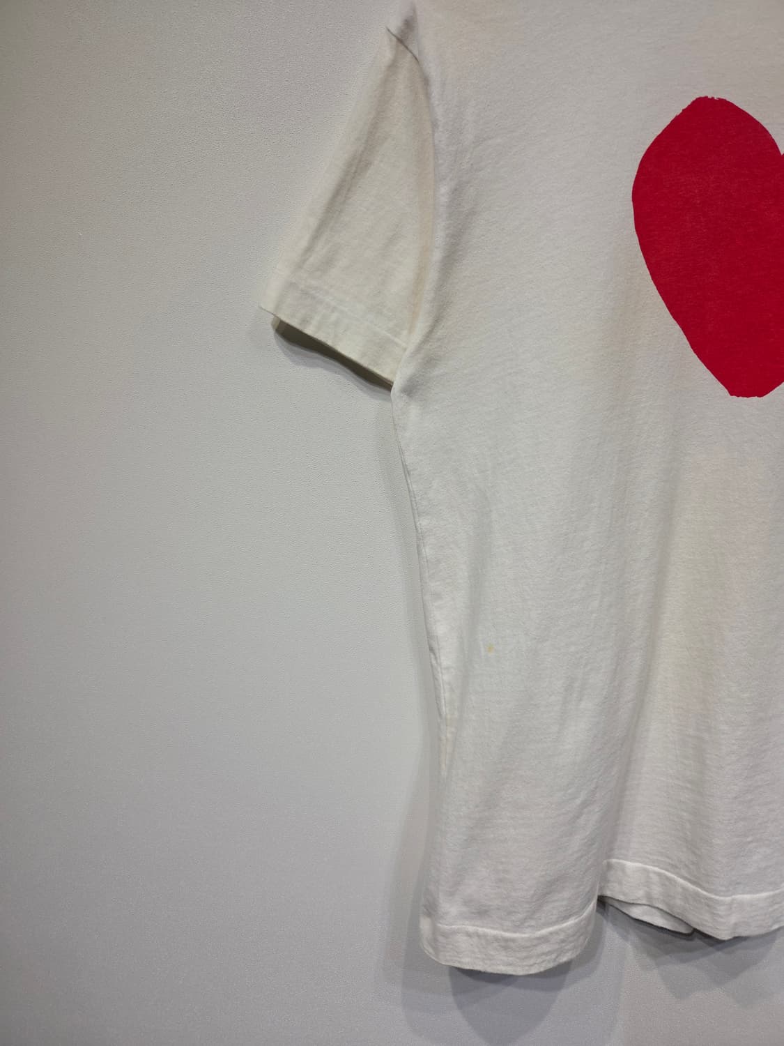 COMME des GARCONS PLAY 빅하트 & 와펜 반팔 티셔츠 상품이미지4