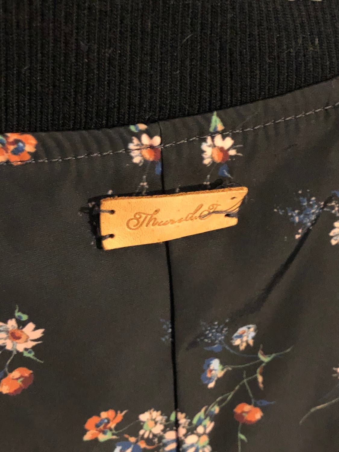 써스데이 아일랜드  네이비 플라워 패턴 블루종 S 상품이미지3