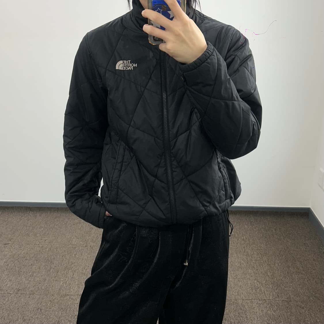 The north face 노스페이스 블랙 경량 패딩 상품이미지1