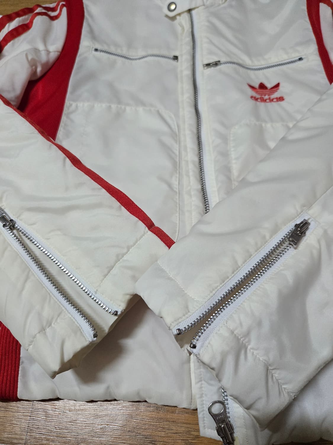 아디다스 월드스쿨  흰빨 패딩 레이싱 자켓 상품이미지4