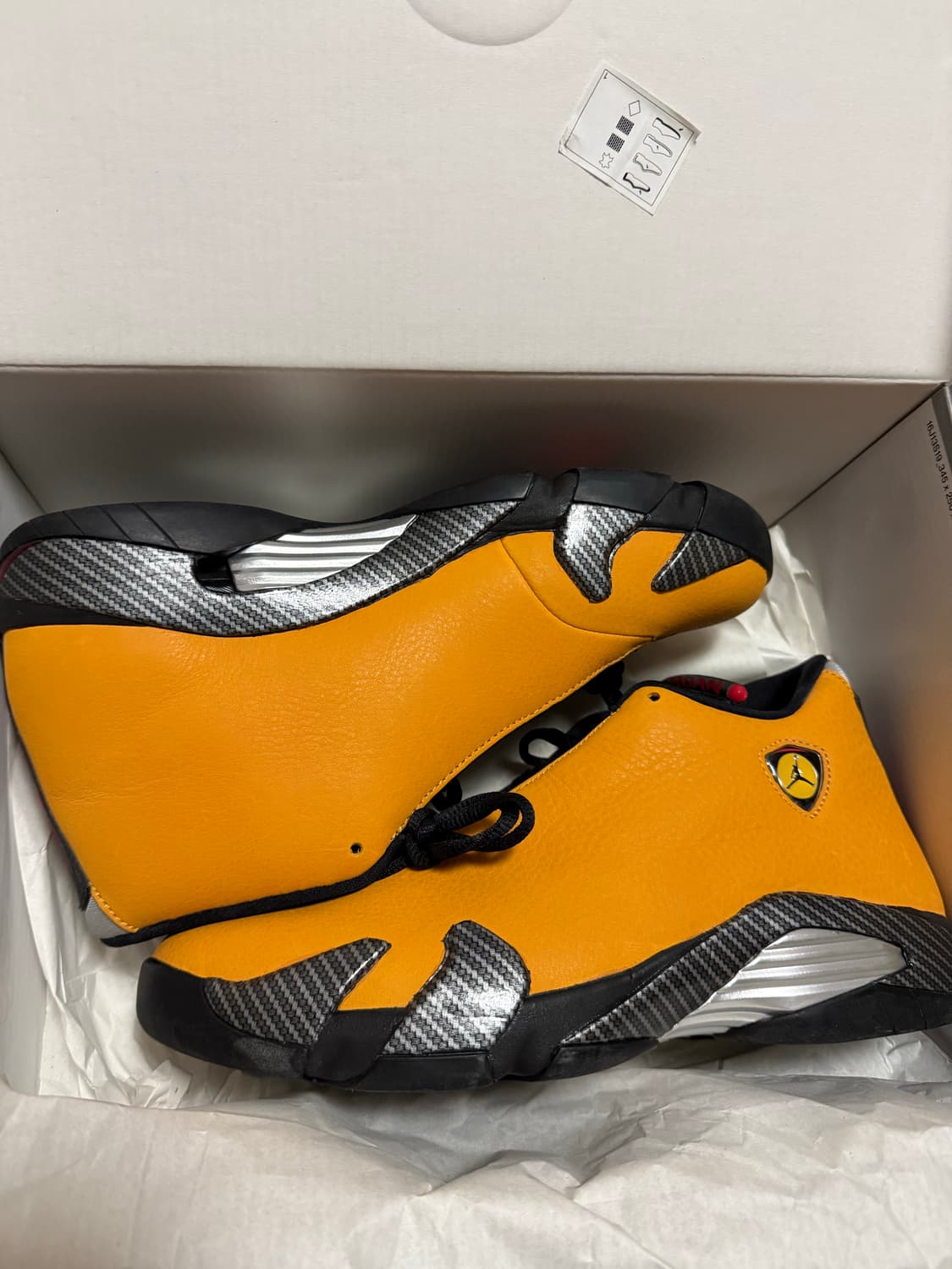 조던 14 레트로 페라리 유니버시티 골드 상품이미지6