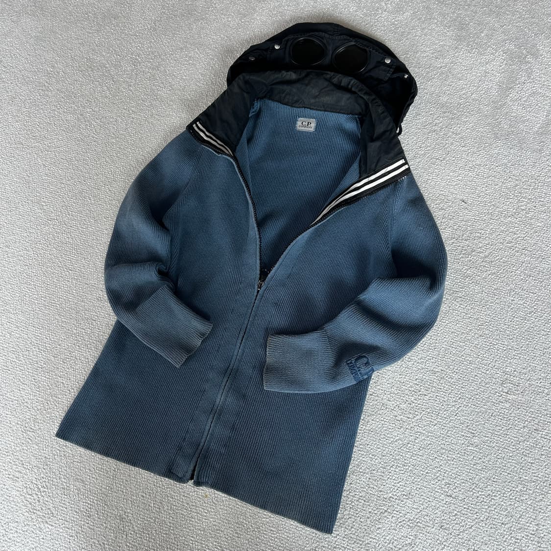 Cp컴퍼니 구형 니트 고글 집업 m 상품이미지1