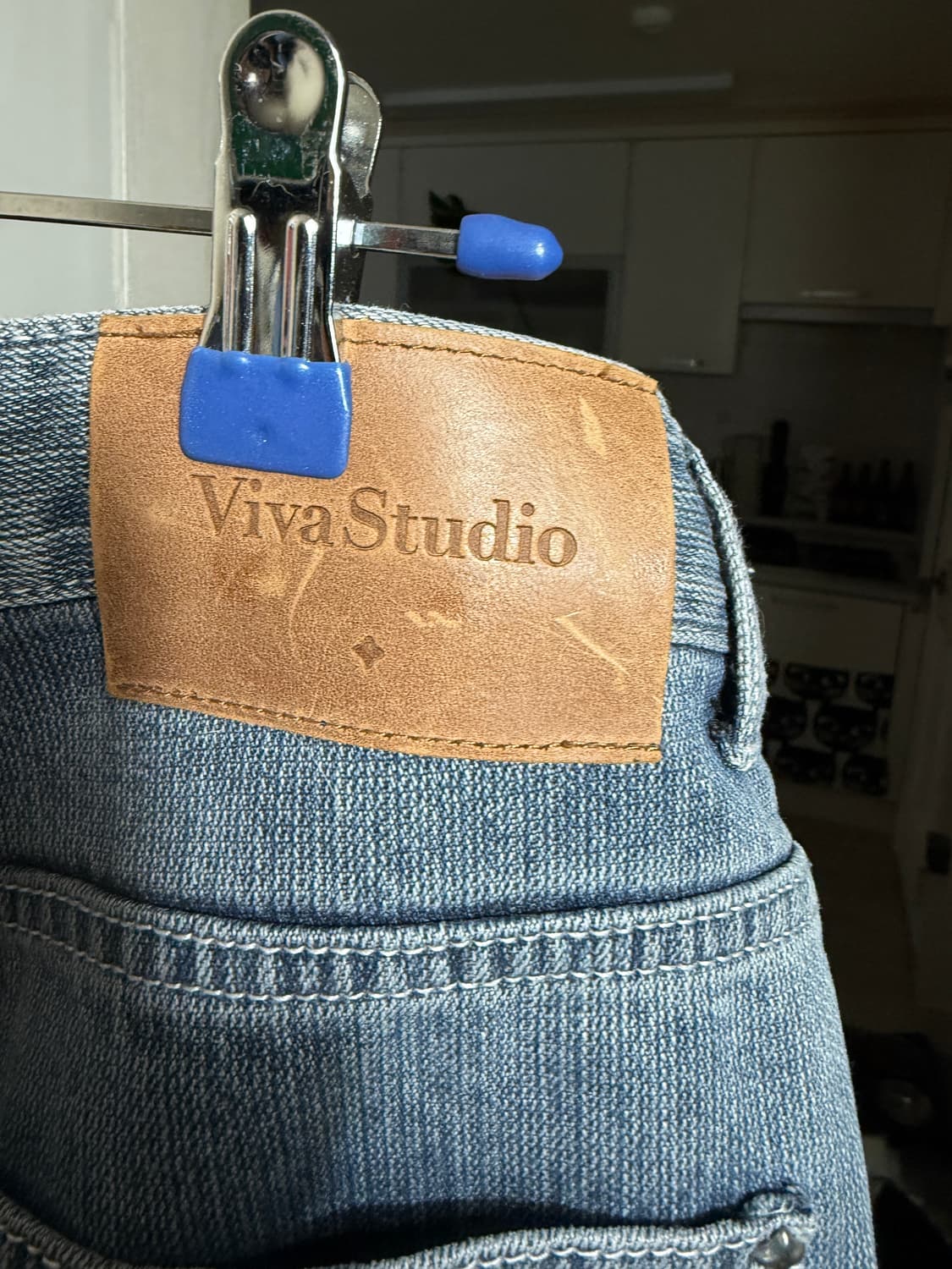 비바스튜디오 스트레이트 청바지 미착용 판매 합니다. 상품이미지3