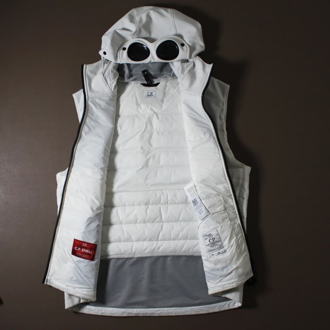 C.P. Company 고글 후드 패딩 베스트  상품이미지3
