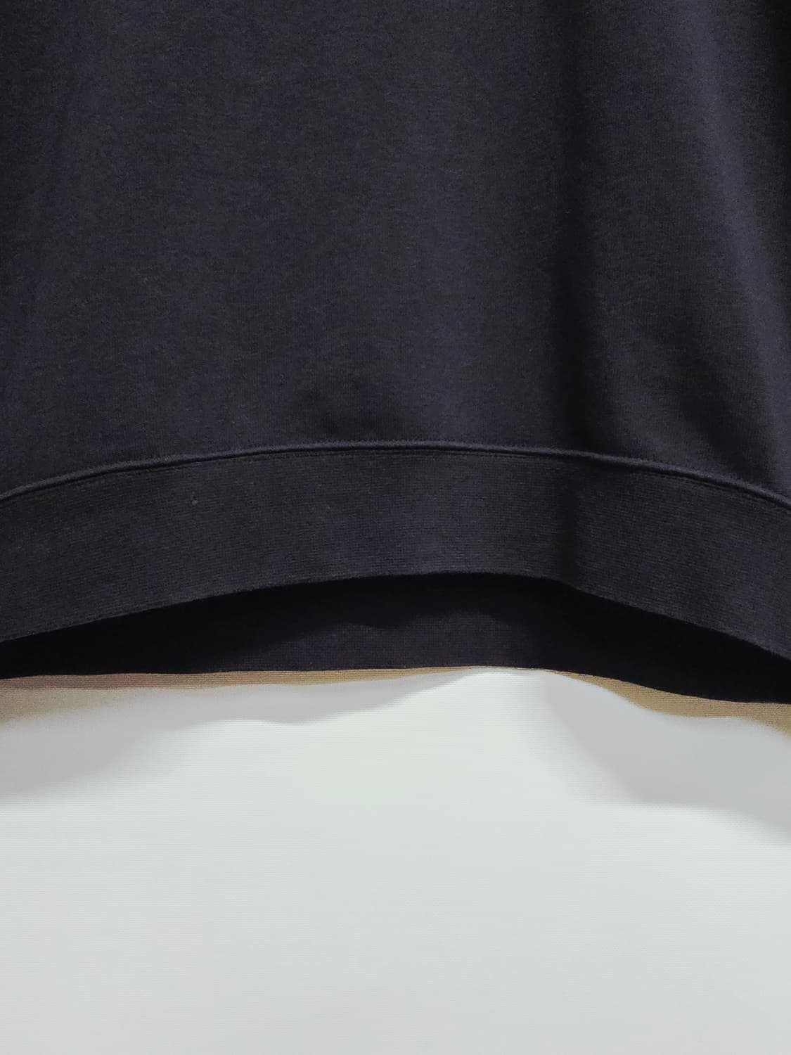 나이키 스우시 블랙 맨투맨 티셔츠 상품이미지3