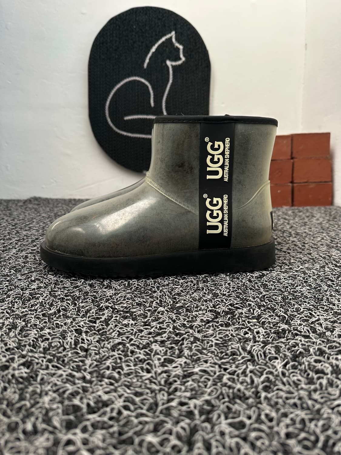 UGG 어그 클리어 방수 부츠 블랙 EU38 / 240 상품이미지2