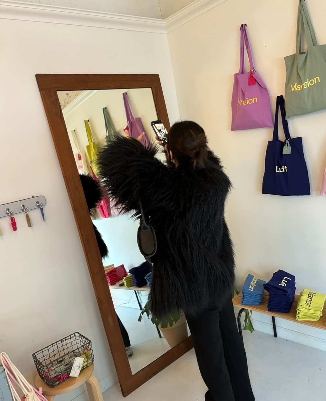 Gimmetheyoung Hairy Fur Padding Jumper 상품이미지5