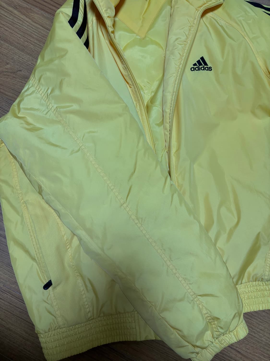 아디다스 경량패딩 겸 바람막이 상품이미지2