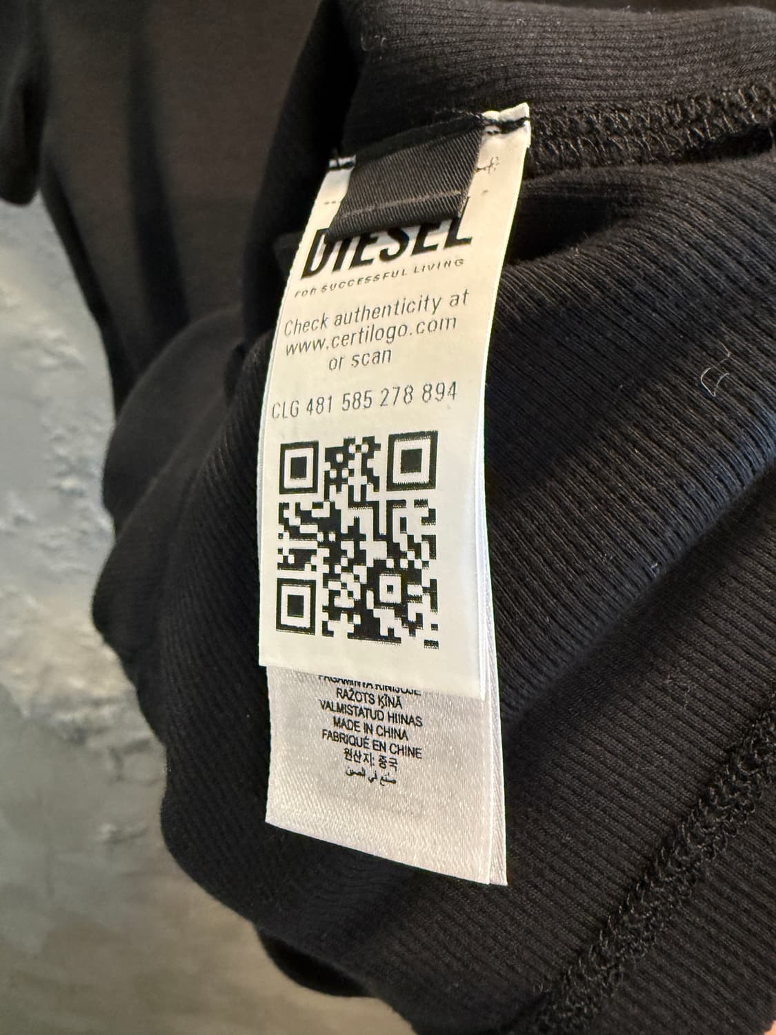 디젤 메탈 D 로고 슬림핏 반팔 티셔츠 블랙 S 상품이미지5