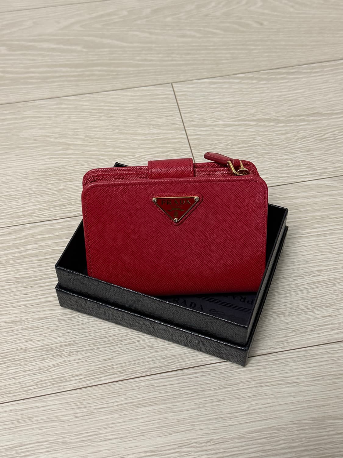 프라다 반지갑 상품이미지2