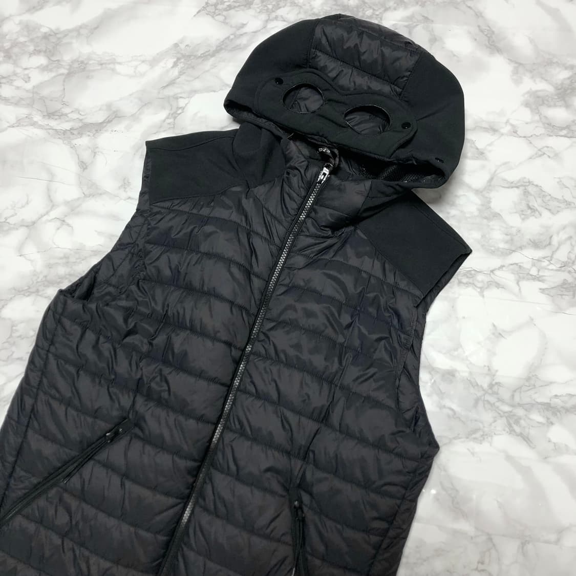씨피컴퍼니 정품 패딩조끼 조끼 남성용 고글 후드 상품이미지2