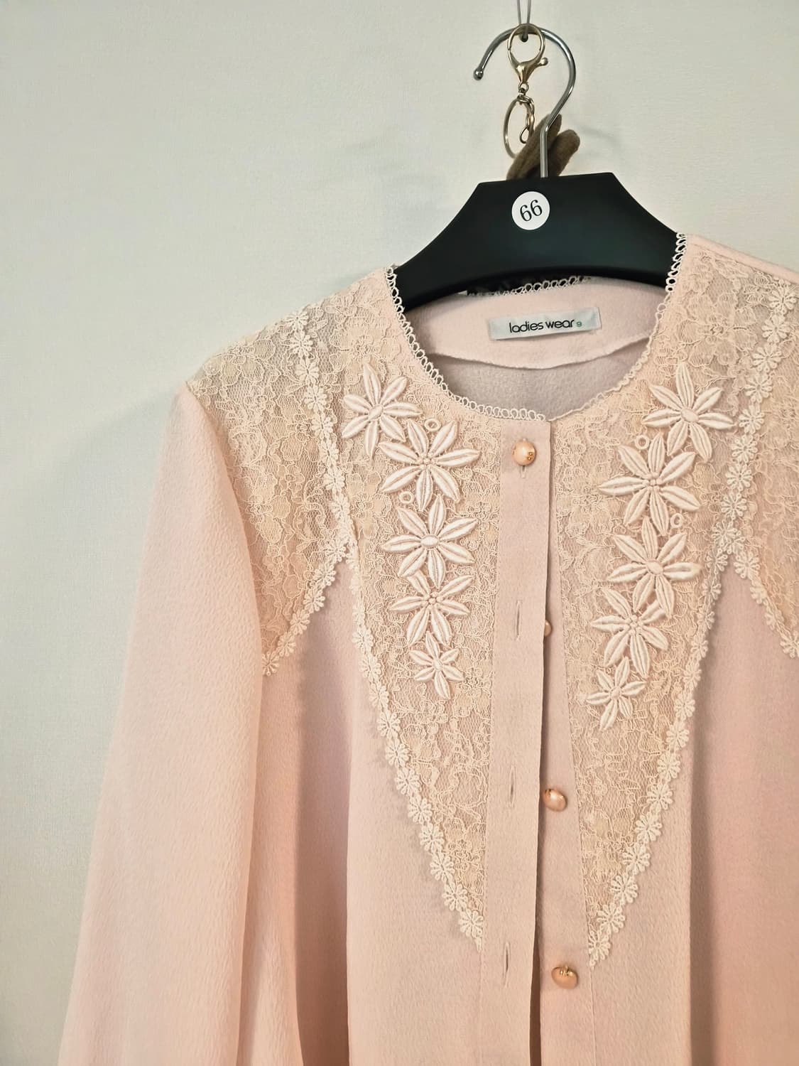 (Made in Japan) 레이스 디테일 핑크 블라우스 (9BR/55~ 상품이미지3