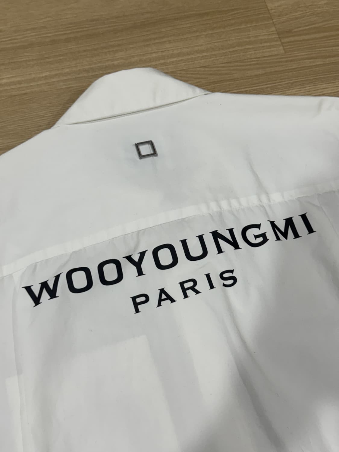 [50] 우영미 22FW 백로고 셔츠 화이트 상품이미지4