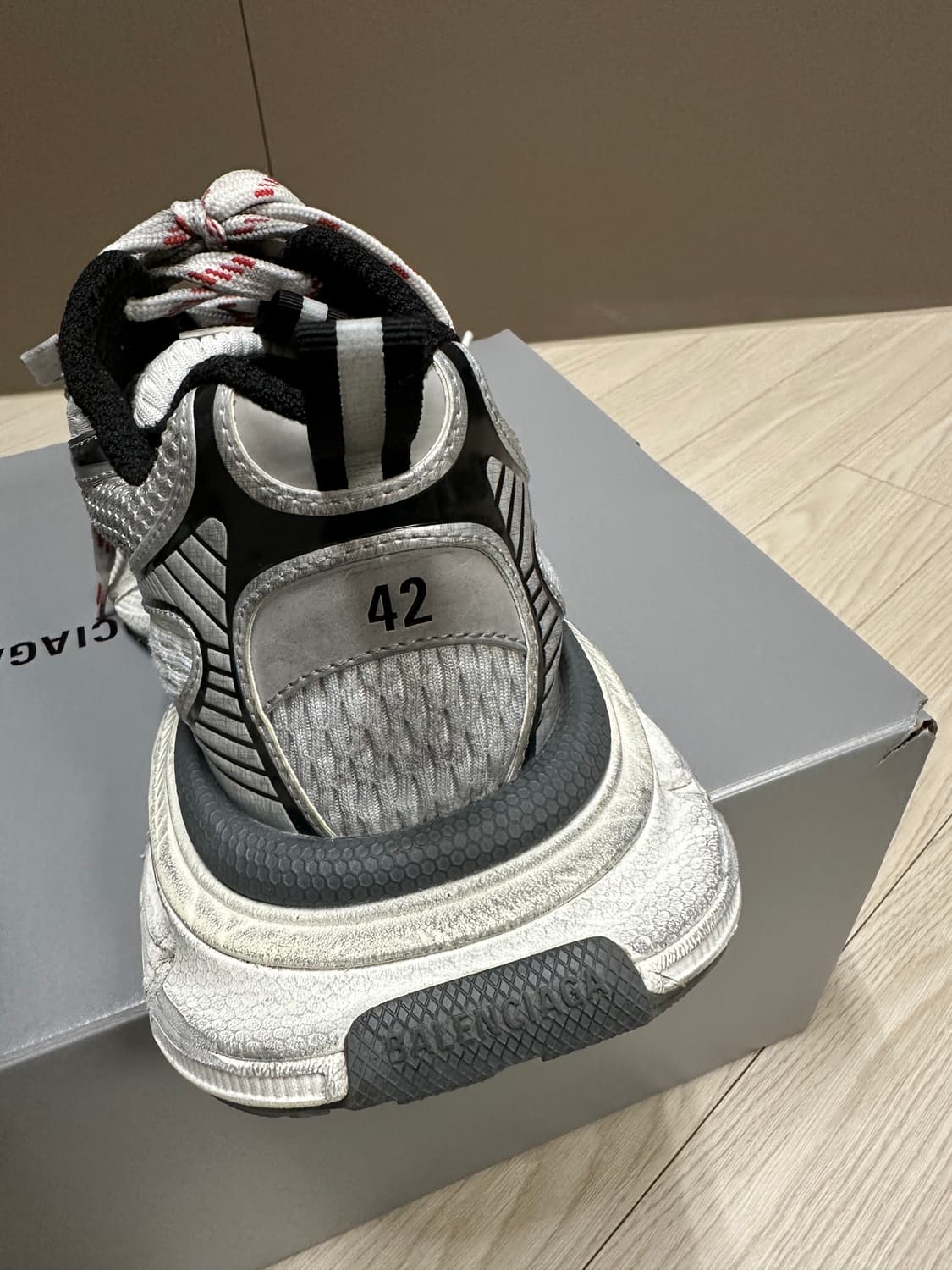 발렌시아가 3XL 그레이/레드 42 상품이미지9