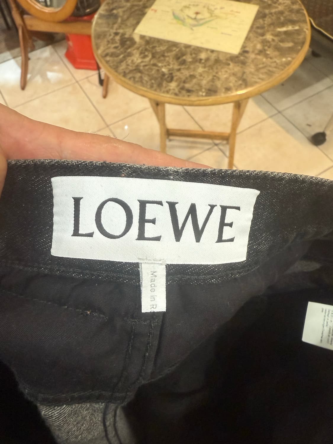 46/30 정품 로에베 아나그램로고 블랙진 팝니다 상품이미지3
