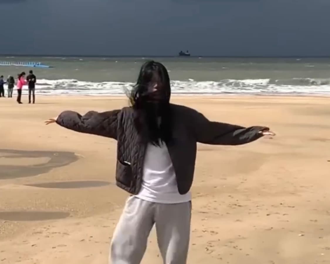 [유튜버 소올 착용] 준바이준케이 라운드 슬리브 퀼팅 자켓 차콜 상품이미지7