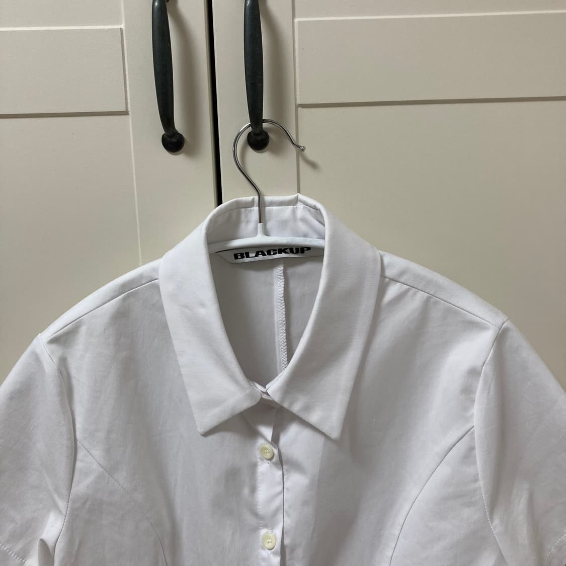 블랙업 크롭 반팔셔츠 상품이미지3