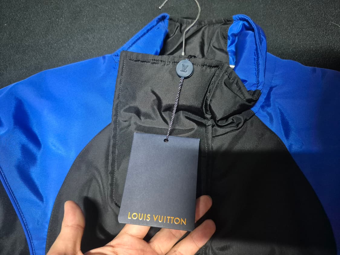 루이비통 20s/s 스플래쉬 알프스 모노그램 푸퍼 패딩 L 새상품 상품이미지3