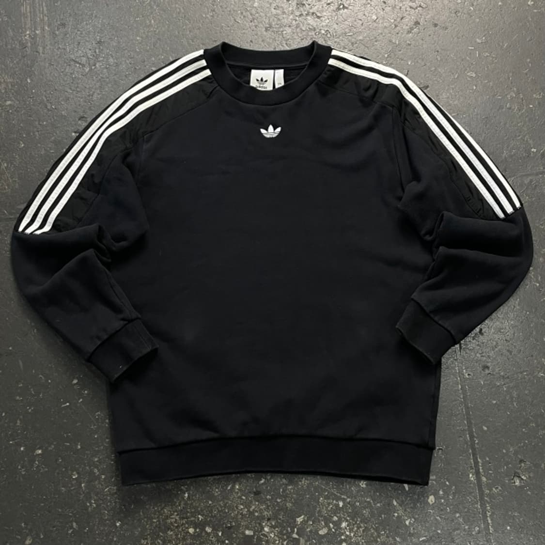 105 아디다스 맨투맨 상품이미지1