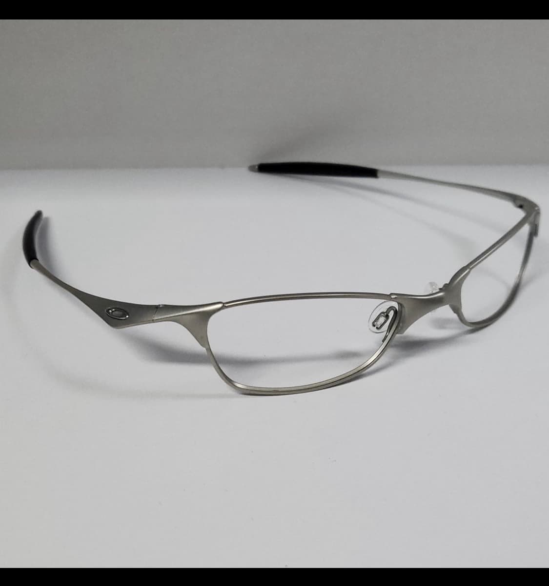 오클리 와이어탭 1.0 실버 컬러 구매합니다. 상품이미지2