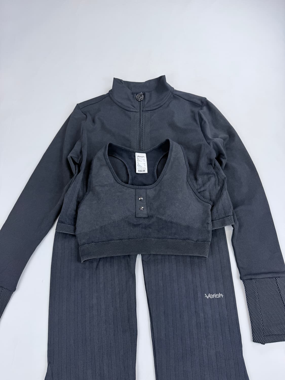 베리시 어텀나잇 부츠컷 트레이닝 세트 상품이미지3