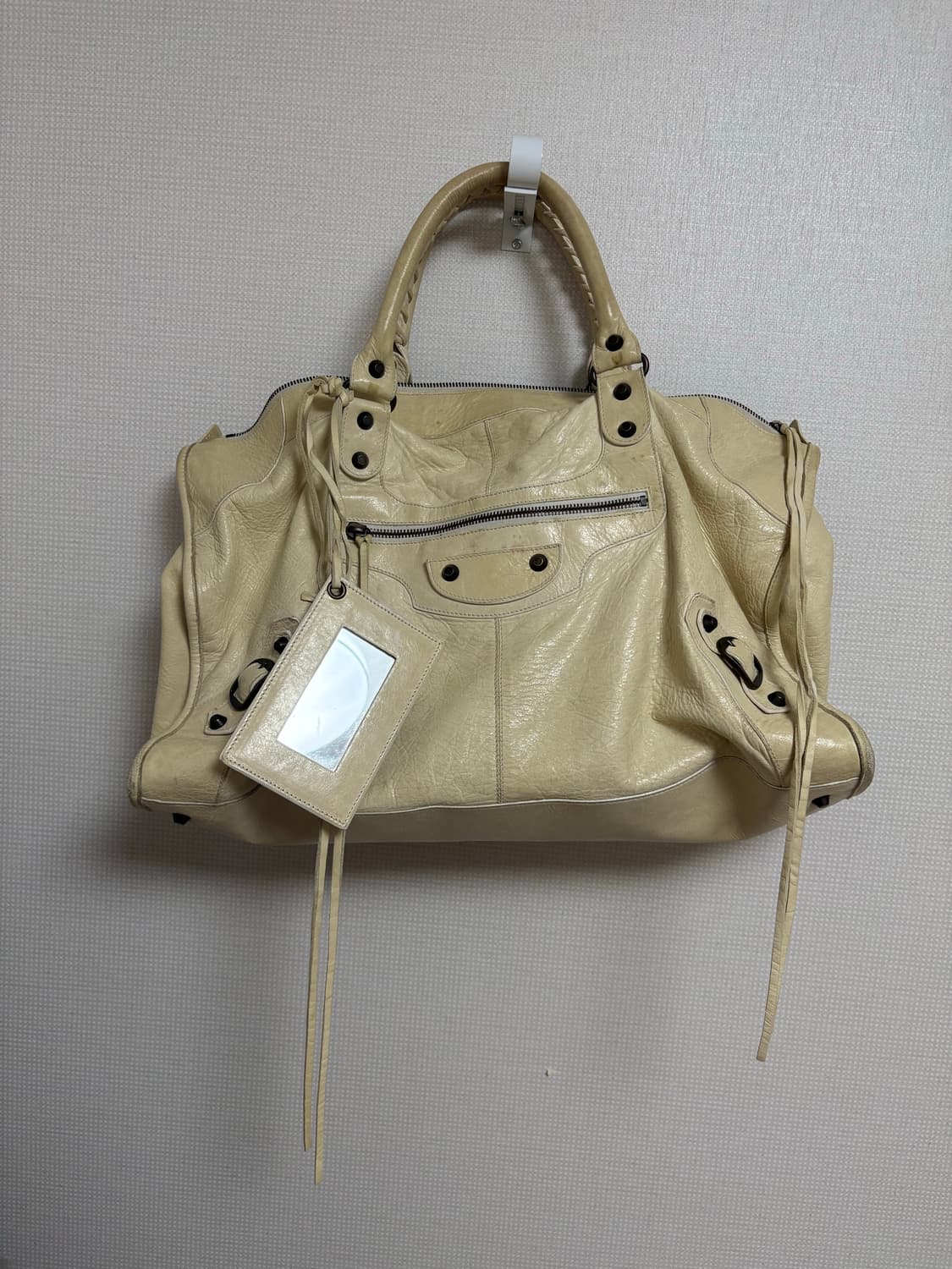 발렌시아가 모터백 라지 오피스 아이보리 상품이미지1