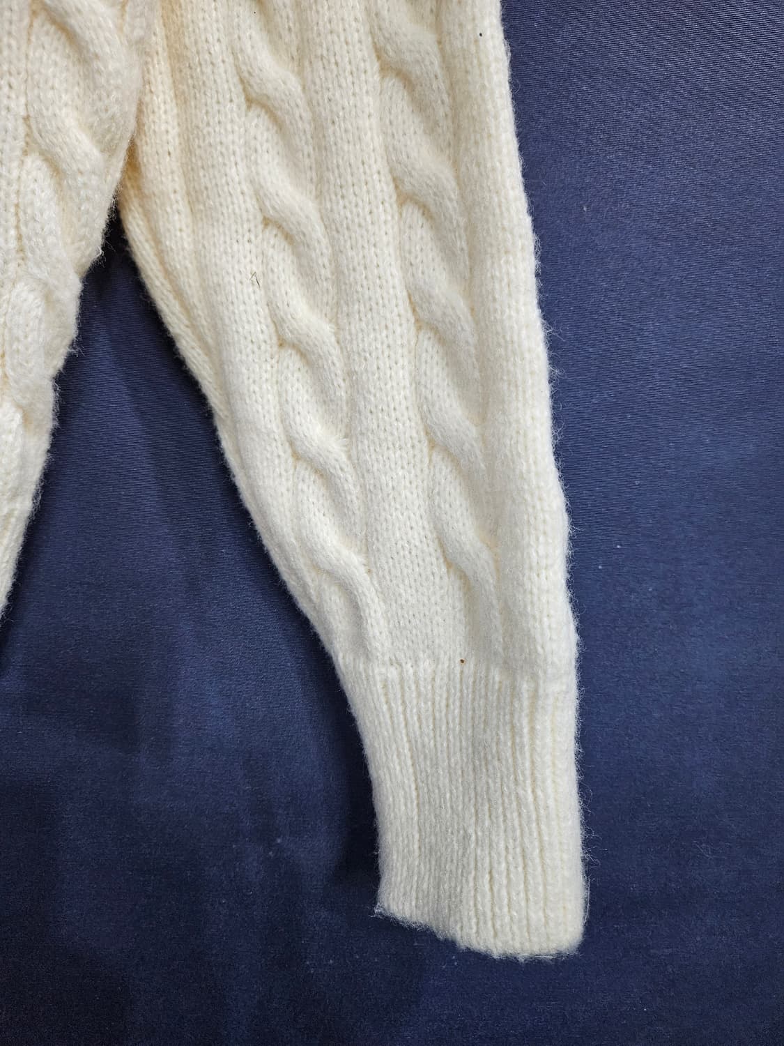 dscompany 아이보리 남성 100 꽈배기 브이넥 니트  상품이미지5