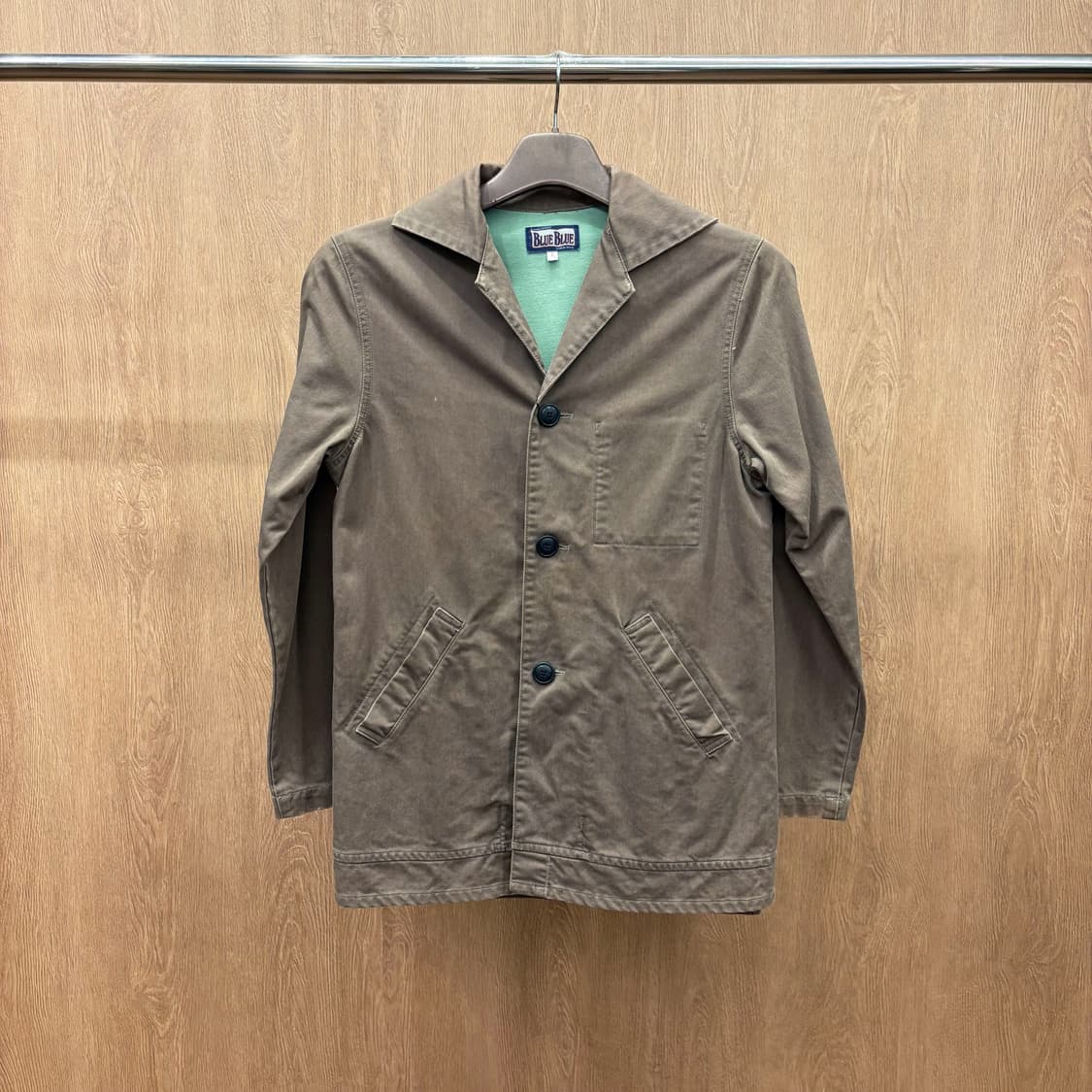 블루블루 코튼 워크 자켓 내추럴 워싱 프론트 버튼 포켓 디테일 브라운 상품이미지2