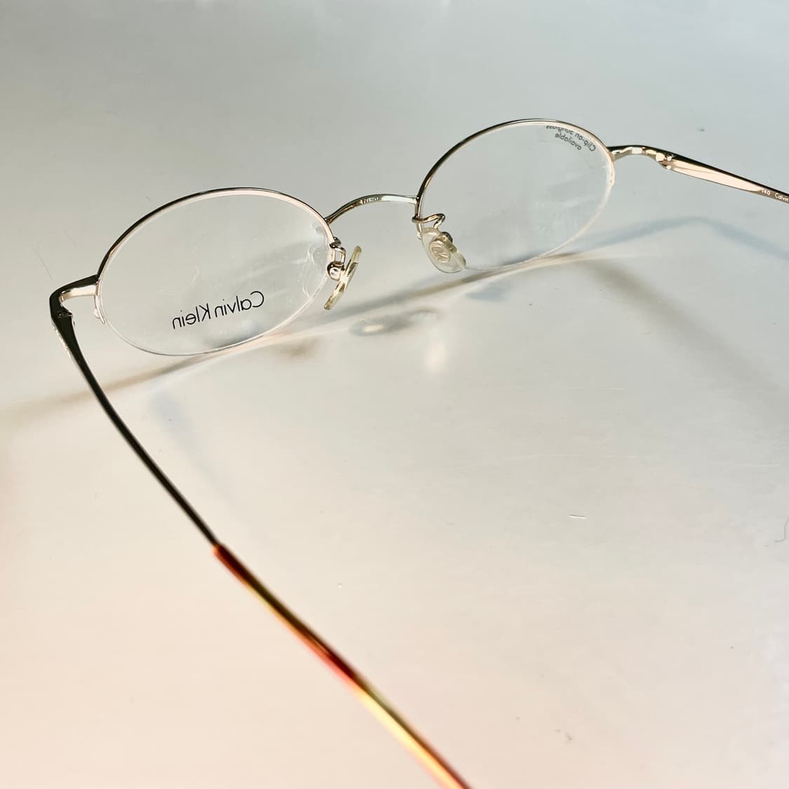 Calvin Klein 캘빈클라인 사의 빈티지 반무테 안경 판매합니다. 상품이미지3