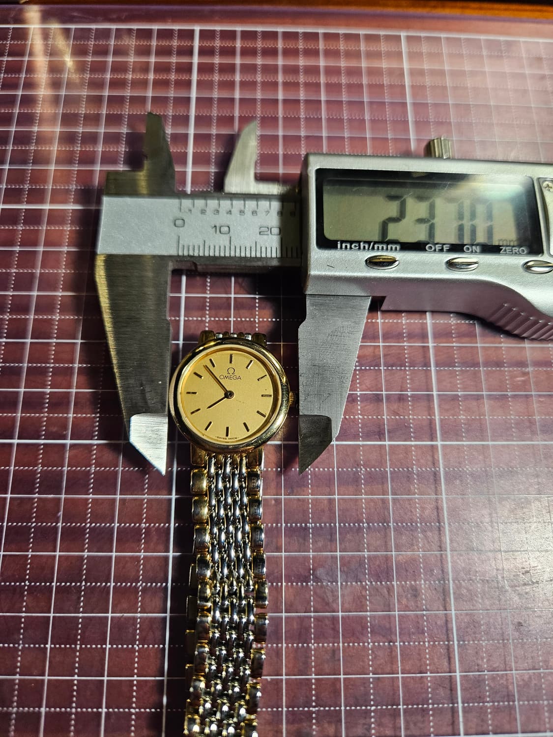 오메가 빈티지 동전시계 콤비 쿼츠 여성 시계 상품이미지3