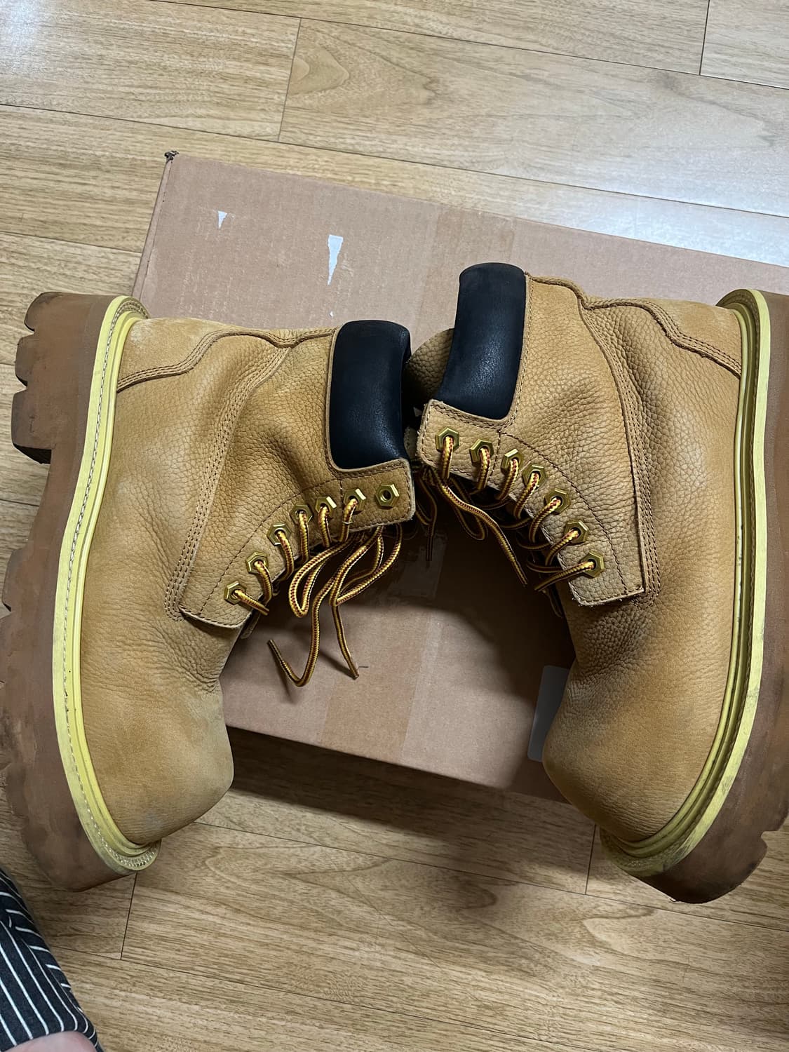 쏘유레슈어 볼드 벨루가 카멜 상품이미지5